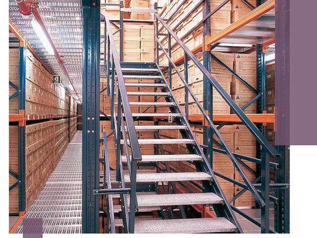 Лестницы складские прочные и безопасные под ключ в Оренбурге