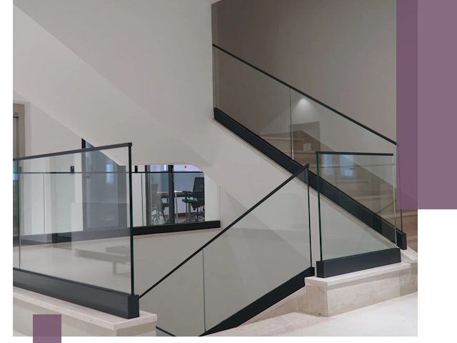 Стеклянные перила премиум-класса с установкой в Оренбурге