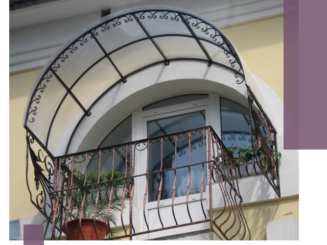 Козырьки над балконом в Оренбурге — изготовление и монтаж