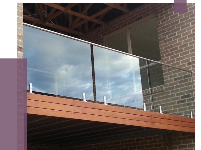 Стеклянные парапеты на крыше и террасе в Оренбурге от 11440 руб. | ПРОЛЁТ-Рнб