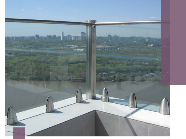 Стеклянные парапеты премиум класса в Оренбурге для домов и бизнесов